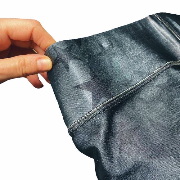 TEREZ NWT Hi-Shine Leggings Metal Gray/Black Star Print Size XS Made in NYC - Picture 8 of 8